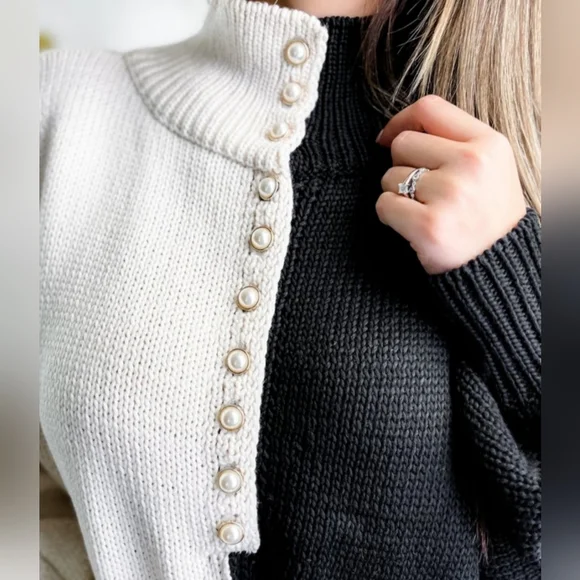 *FINAL SALE* NWOT POL Dolman Sleeve Turtle Neck Sweater W/ Pearl Button Detail - Picture 5 of 14